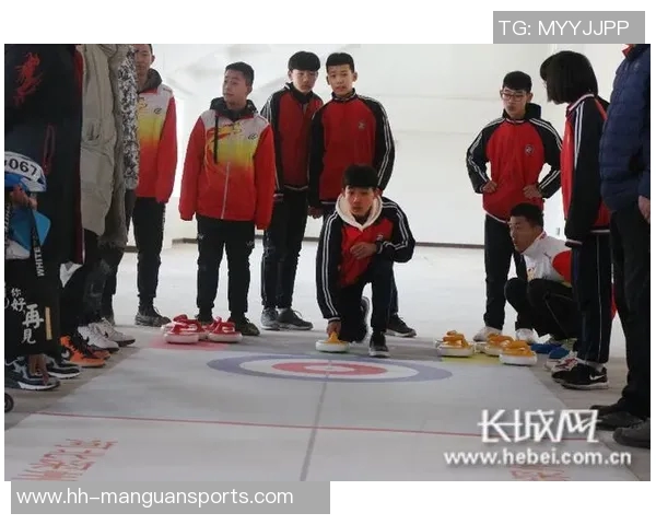 以仿真球星亲笔签名足球展现运动激情与收藏魅力 以仿真球星亲笔签名足球展现运动激情与收藏魅力