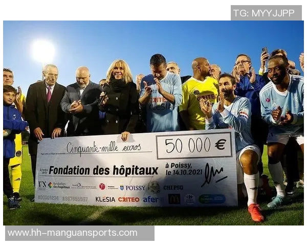 足球巨星携爱妻恩爱同行演绎绿茵场外温情佳话